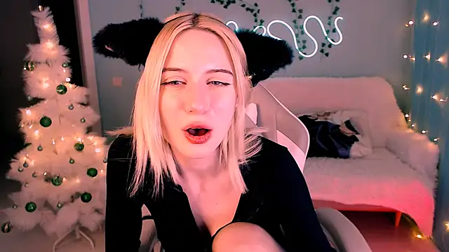 Snapshot of Sweet_Richal chatting on 12/15/24, 01:13 Sweet Richal online show from 12/15/24, 01:13