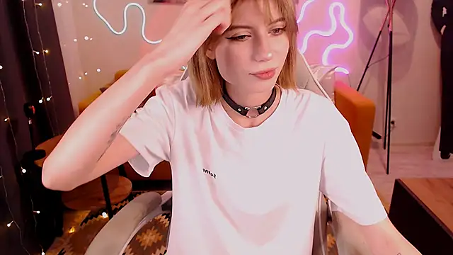 Snapshot of Sweet_Richal chatting on 10/24/25, 08:38 Sweet Richal online show from 10/24/25, 08:38