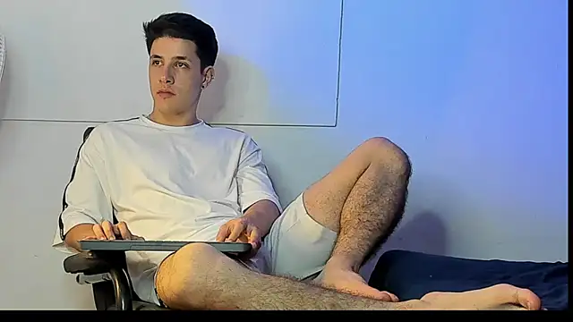Snapshot of Adan_rivas_ chatting on 03/04/25, 02:06 Adan rivas online show from 03/04/25, 02:06