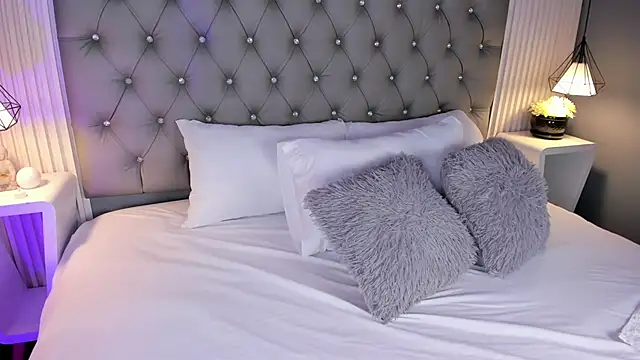 Snapshot of VioletthaRous chatting on 02/24/26, 10:41 VioletthaRous online show from 02/24/26, 10:41