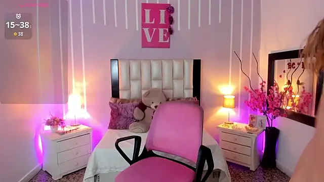 Snapshot of Andy_Gamboa chatting on 04/10/26, 12:32 Andy Gamboa online show from 04/10/26, 12:32