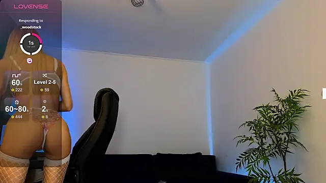 Snapshot of janecandyy_ chatting on 01/11/25, 03:09 janecandyy online show from 01/11/25, 03:09