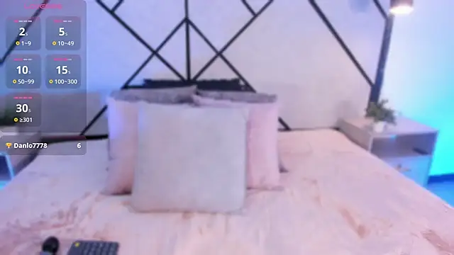 Snapshot of marie_miller_ chatting on 12/04/25, 12:25 marie miller online show from 12/04/25, 12:25