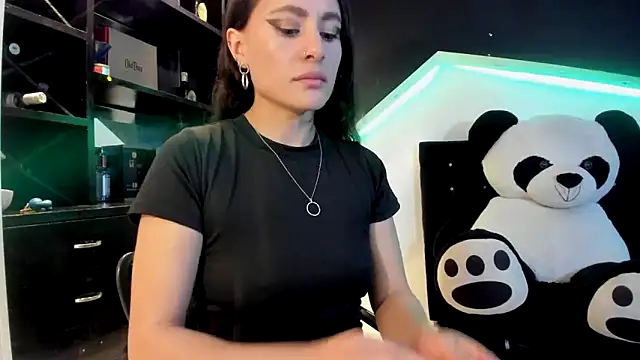 Coral Gibson online show from 02/25/25, 03:38