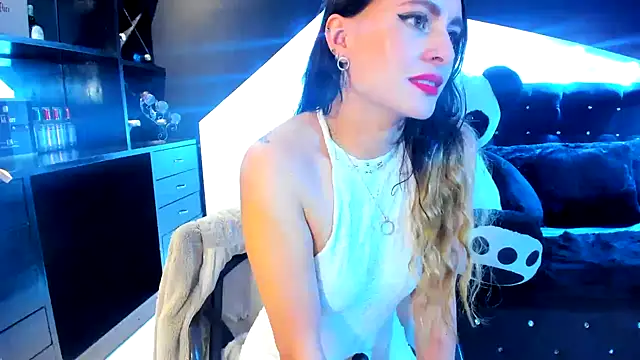 Coral Gibson online show from 02/28/25, 06:41