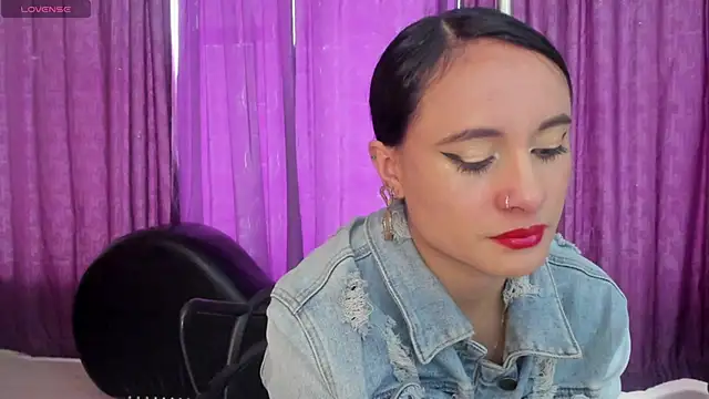 Coral Gibson online show from 10/07/25, 01:41