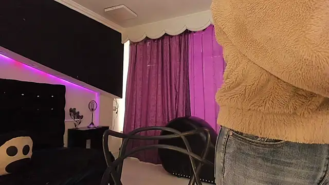 Coral Gibson online show from 03/20/26, 12:21