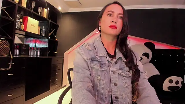 Coral Gibson online show from 07/09/26, 12:53