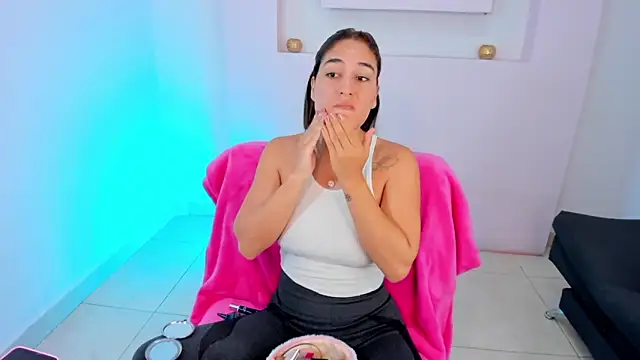 Snapshot of ScarlettWet9 chatting on 12/05/24, 04:31 ScarlettWet9 online show from 12/05/24, 04:31