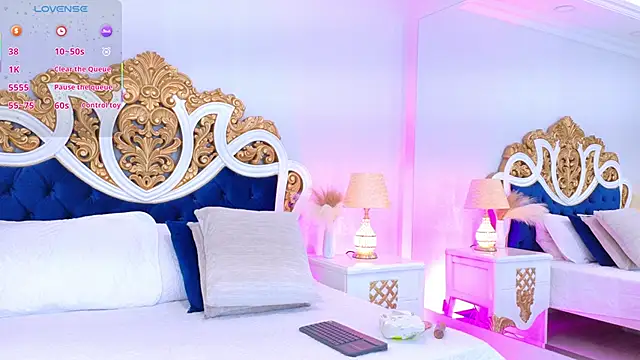 Snapshot of AshleyFerri chatting on 11/26/25, 11:22 AshleyFerri online show from 11/26/25, 11:22