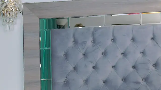 Lorehottie online show from 09/24/25, 01:47