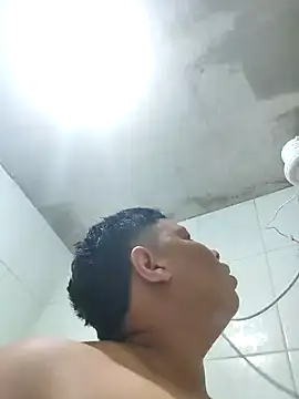 Snapshot of putoso031 chatting on 12/16/24, 01:10 putoso031 online show from 12/16/24, 01:10