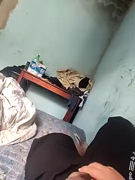 Snapshot of putoso031 chatting on 12/19/24, 02:02 putoso031 online show from 12/19/24, 02:02