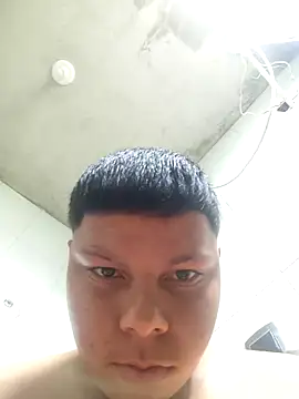 Snapshot of putoso031 chatting on 10/15/25, 04:18 putoso031 online show from 10/15/25, 04:18