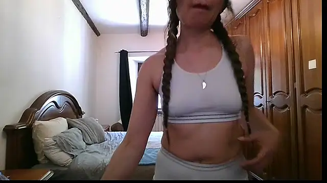 Snapshot of KarolinaReaper chatting on 05/26/26, 12:23 KarolinaReaper online show from 05/26/26, 12:23