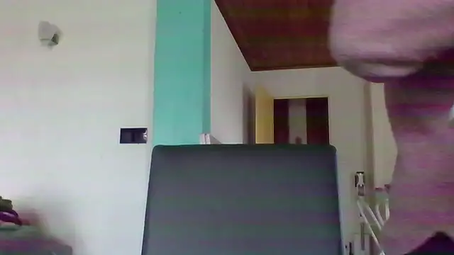 Snapshot of Sandcoq chatting on 10/30/25, 02:18 Sandcoq online show from 10/30/25, 02:18