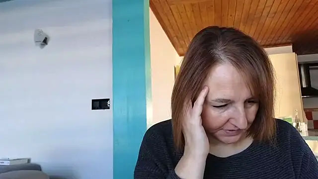 Snapshot of Sandcoq chatting on 12/04/25, 09:18 Sandcoq online show from 12/04/25, 09:18