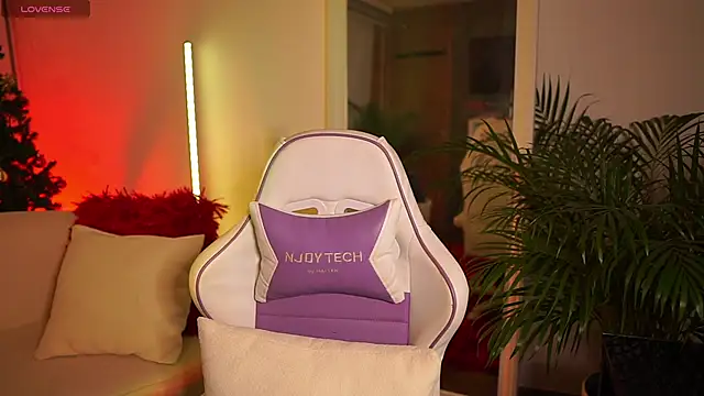 abigail adamss online show from 12/31/24, 12:00