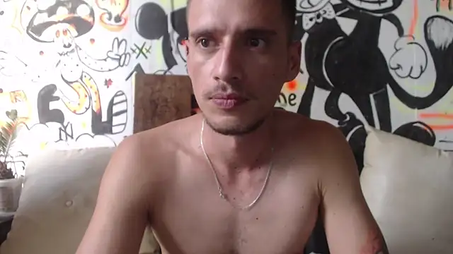 Snapshot of roystonee01 chatting on 11/09/25, 11:19 roystonee01 online show from 11/09/25, 11:19