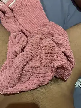 Snapshot of E_Himeros chatting on 12/17/24, 05:29 E Himeros online show from 12/17/24, 05:29