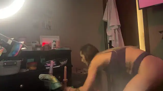 Snapshot of Dani_Dragon69 chatting on 12/20/24, 11:54 Dani Dragon69 online show from 12/20/24, 11:54