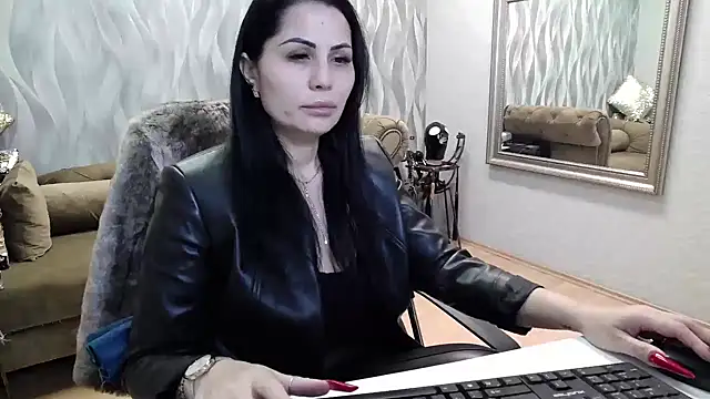 Snapshot of Sara_Poison chatting on 10/11/25, 03:39 Sara Poison online show from 10/11/25, 03:39