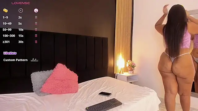 Snapshot of sweetsofia18 chatting on 10/11/25, 11:14 sweetsofia18 online show from 10/11/25, 11:14