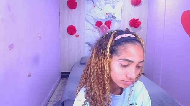 Snapshot of Charlotte_Love10 chatting on 02/20/25, 10:37 Charlotte Love10 online show from 02/20/25, 10:37