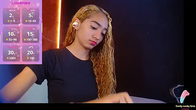 Snapshot of Charlotte_Love10 chatting on 09/17/25, 11:45 Charlotte Love10 online show from 09/17/25, 11:45