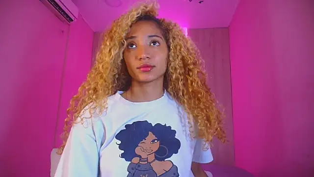 Snapshot of Charlotte_Love10 chatting on 10/28/25, 12:30 Charlotte Love10 online show from 10/28/25, 12:30