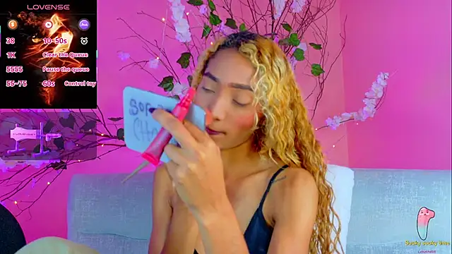 Snapshot of Charlotte_Love10 chatting on 11/11/25, 11:43 Charlotte Love10 online show from 11/11/25, 11:43