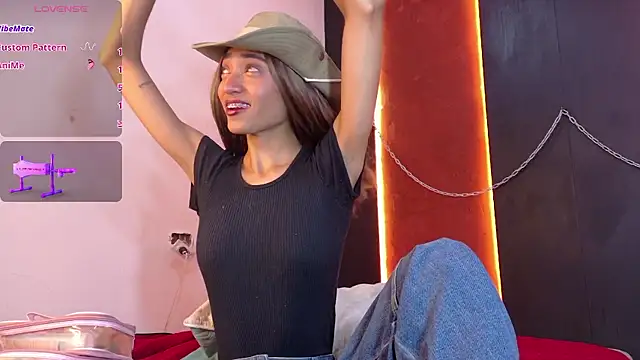 Snapshot of Charlotte_Love10 chatting on 01/18/26, 12:20 Charlotte Love10 online show from 01/18/26, 12:20