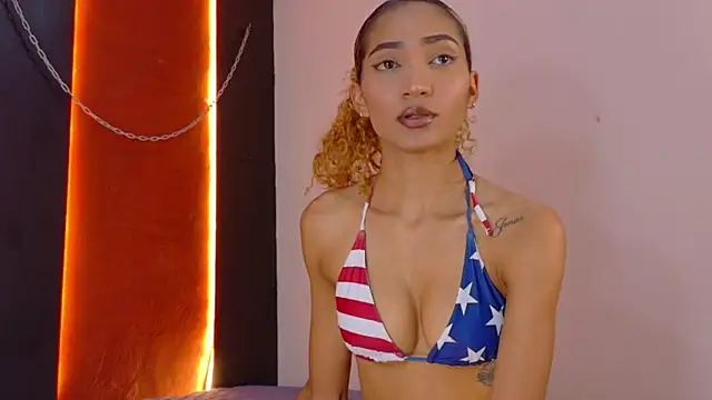 Snapshot of Charlotte_Love10 chatting on 02/08/26, 12:08 Charlotte Love10 online show from 02/08/26, 12:08