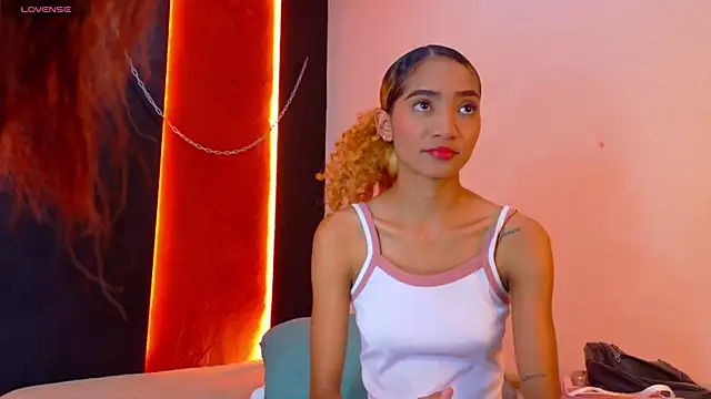 Snapshot of Charlotte_Love10 chatting on 02/11/26, 09:58 Charlotte Love10 online show from 02/11/26, 09:58