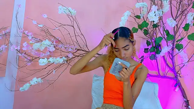 Snapshot of Charlotte_Love10 chatting on 02/27/26, 02:06 Charlotte Love10 online show from 02/27/26, 02:06