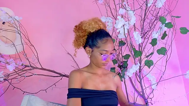 Charlotte Love10 online show from 04/05/26, 11:40