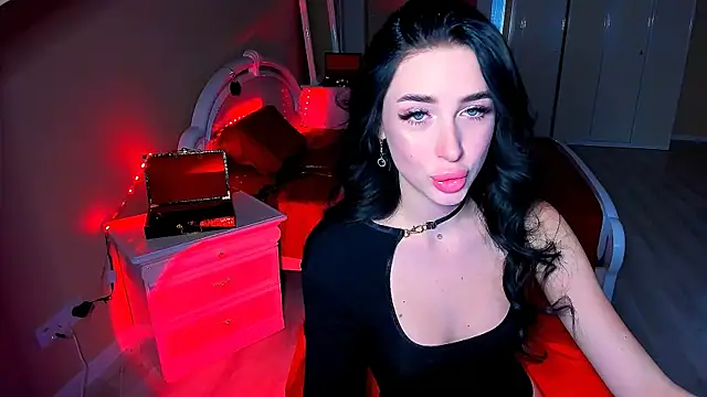 Snapshot of lovely_desire chatting on 12/08/24, 11:03 lovely desire online show from 12/08/24, 11:03