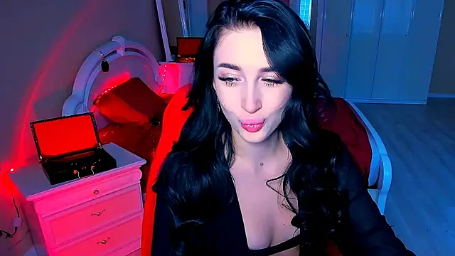 Snapshot of lovely_desire chatting on 12/17/24, 11:17 lovely desire online show from 12/17/24, 11:17