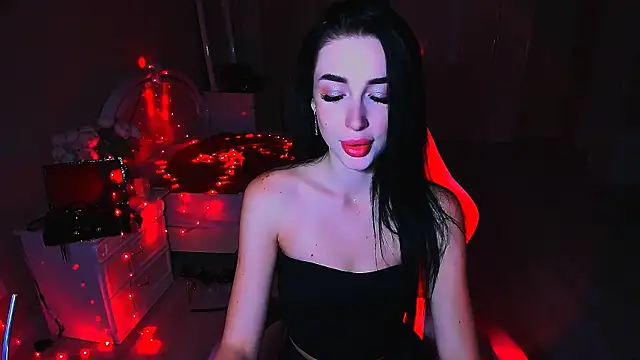 Snapshot of lovely_desire chatting on 10/22/25, 08:25 lovely desire online show from 10/22/25, 08:25