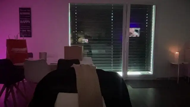 Snapshot of WilloGirl chatting on 03/16/25, 09:05 WilloGirl online show from 03/16/25, 09:05