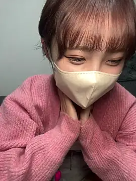 Snapshot of -x_MIU_x chatting on 02/12/26, 10:10 -x MIU x online show from 02/12/26, 10:10