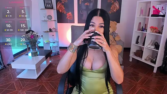 Snapshot of saralife chatting on 02/15/26, 11:30 saralife online show from 02/15/26, 11:30