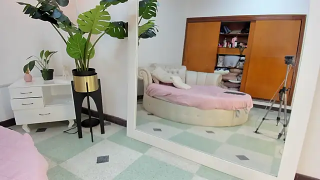 Mollymoon1 online show from 02/03/26, 08:03