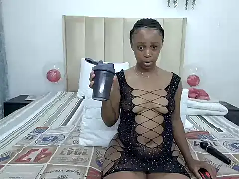 Pearl 00 online show from 02/12/25, 05:05