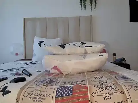 Pearl 00 online show from 03/11/25, 06:10