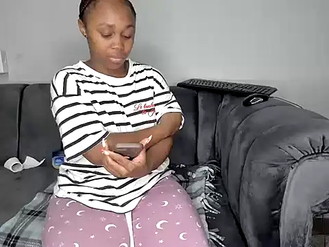 Pearl 00 online show from 12/22/25, 06:49