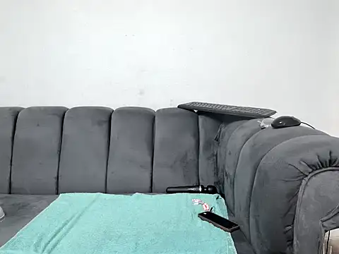 Pearl 00 online show from 03/18/26, 12:30