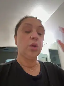 AlyssiaAmoreXO online show from 10/22/25, 04:07