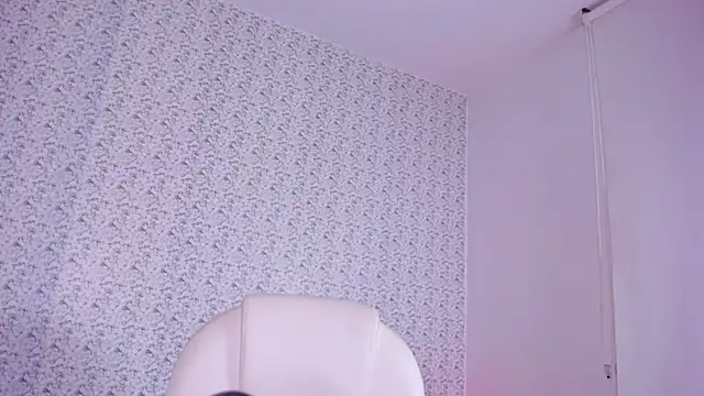 Snapshot of Sarajonnes chatting on 02/19/25, 08:41 Sarajonnes online show from 02/19/25, 08:41