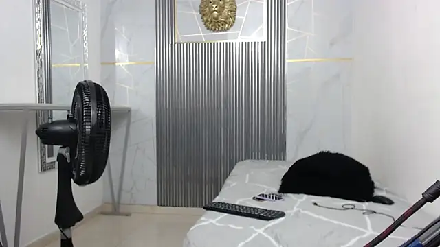 Snapshot of Celestial_Queen_ chatting on 05/11/26, 02:45 Celestial Queen online show from 05/11/26, 02:45